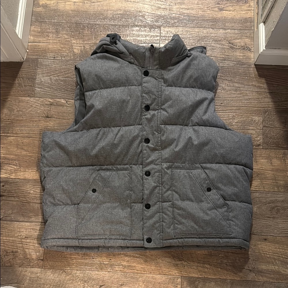 Old Navy Gray Quilted Vest